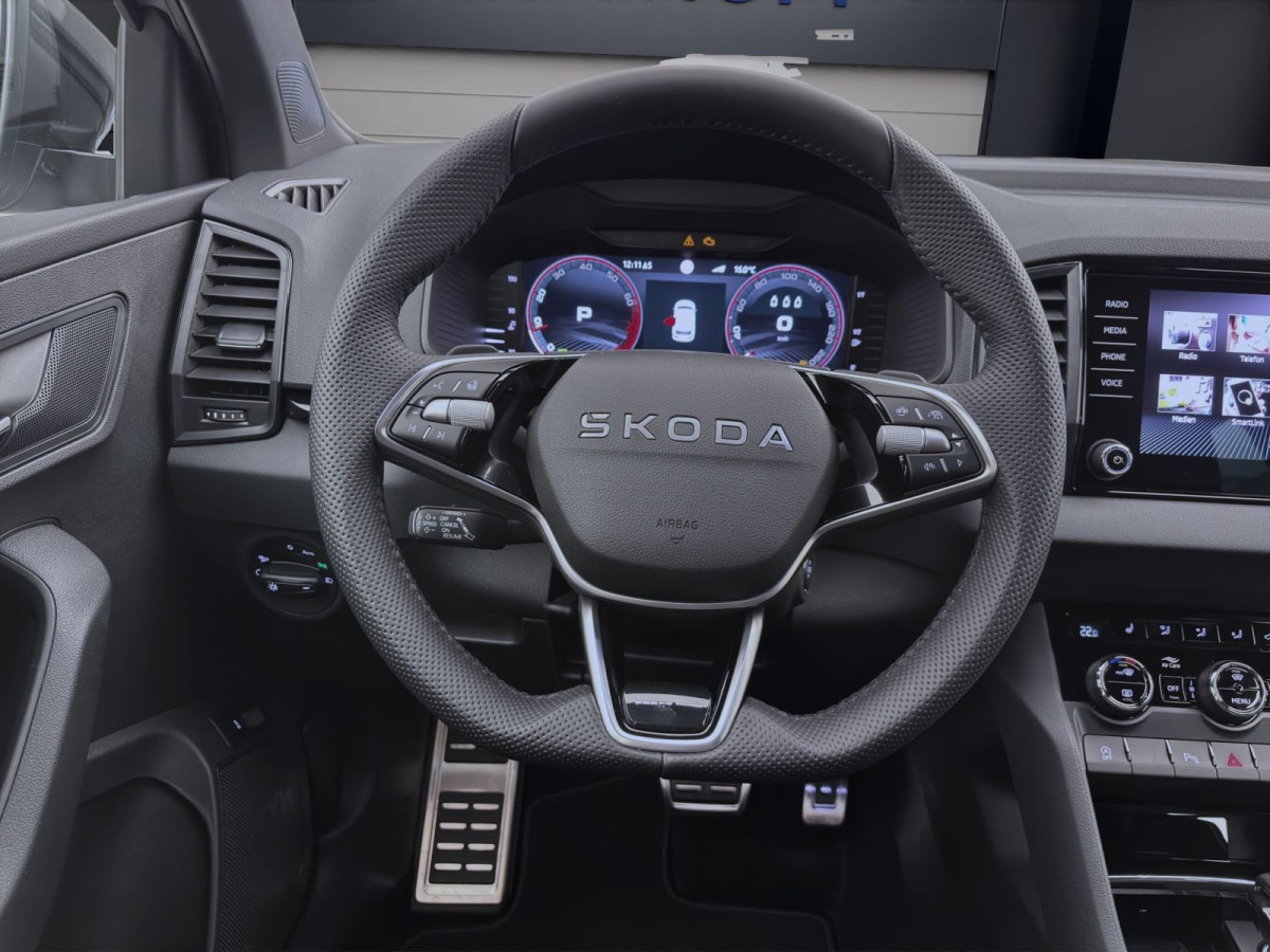 Thumb 11: Škoda KAROQ SPORTLINE 4X4 DSG AHK NAV KAM pACC 19" DCC SMARTL