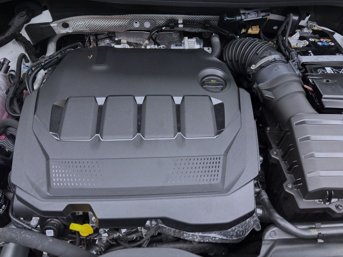 Thumb 18: Volkswagen Tayron 2.0 TDI DSG 4M R-LINE STDHZG AHK PANO NAVI