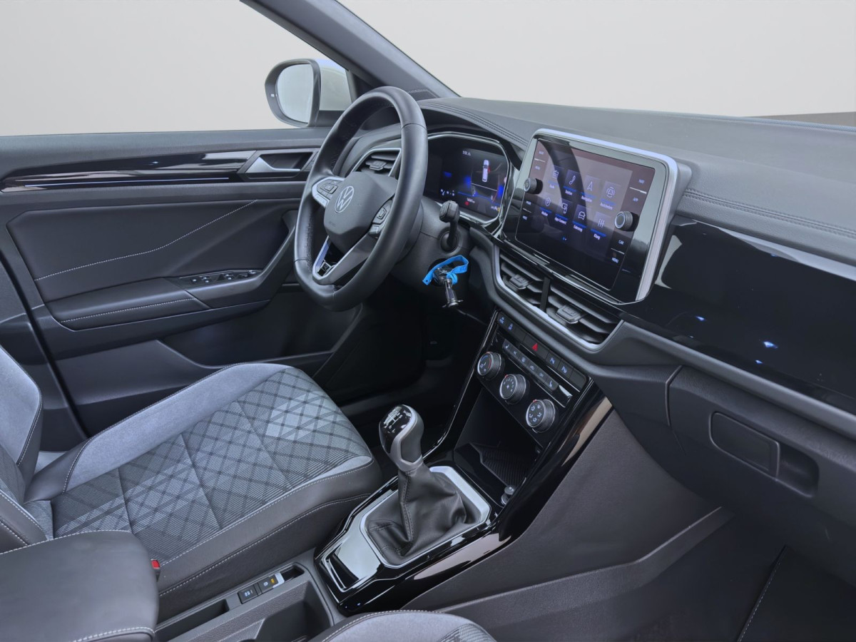 Thumb 17: Volkswagen T-Roc 1.0 TSI R-LINE PDC SITZHZG LED+ DAB+