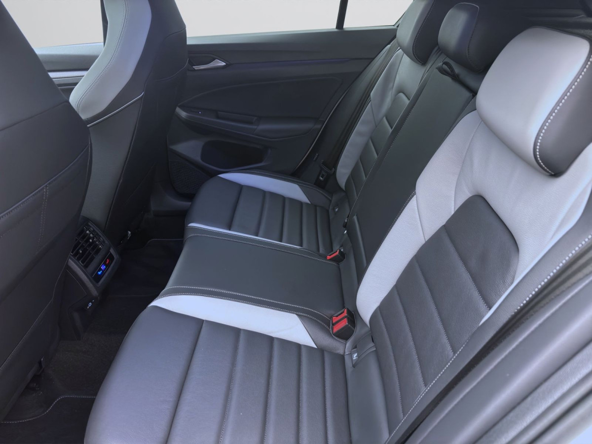 Thumb 15: Volkswagen Golf 1.5 TSI e Hybrid DSG GTE PANO AHK NAVI LEDER