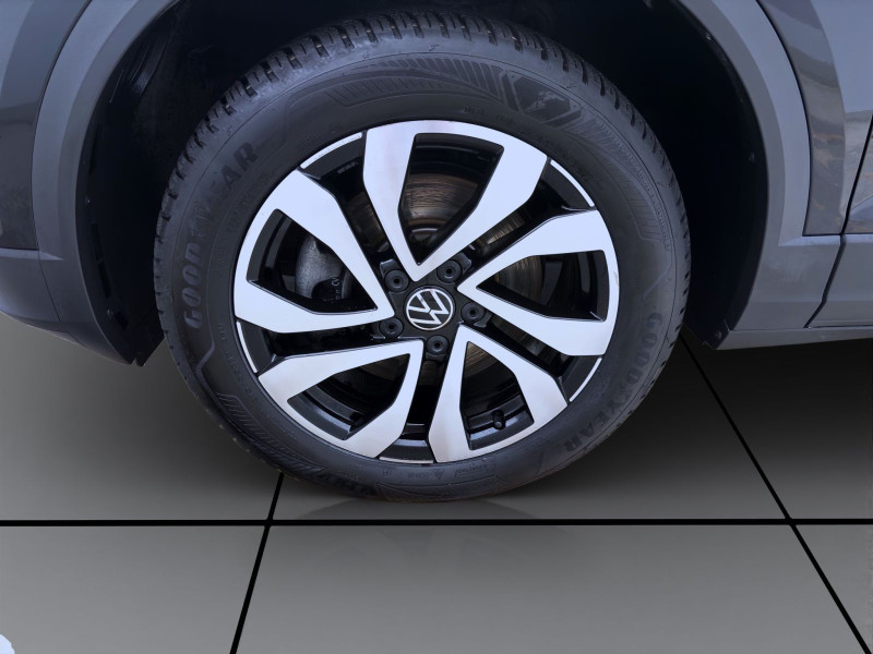 Bild 8: Volkswagen T-Roc 2.0 TDI DSG ACTIVE NAVI PDC SITZHZG DAB+