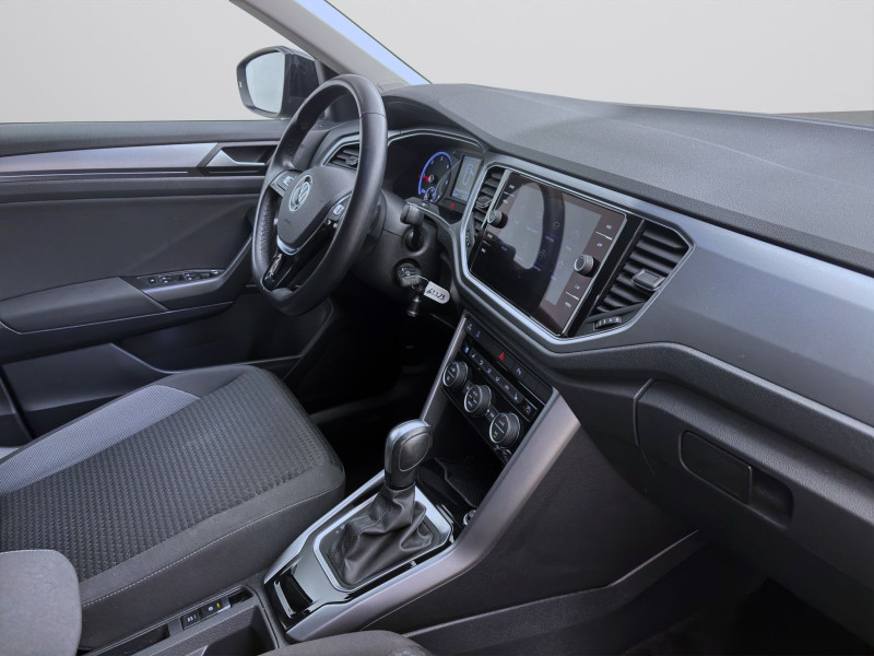 Bild 17: Volkswagen T-Roc 2.0 TDI DSG ACTIVE NAVI PDC SITZHZG DAB+