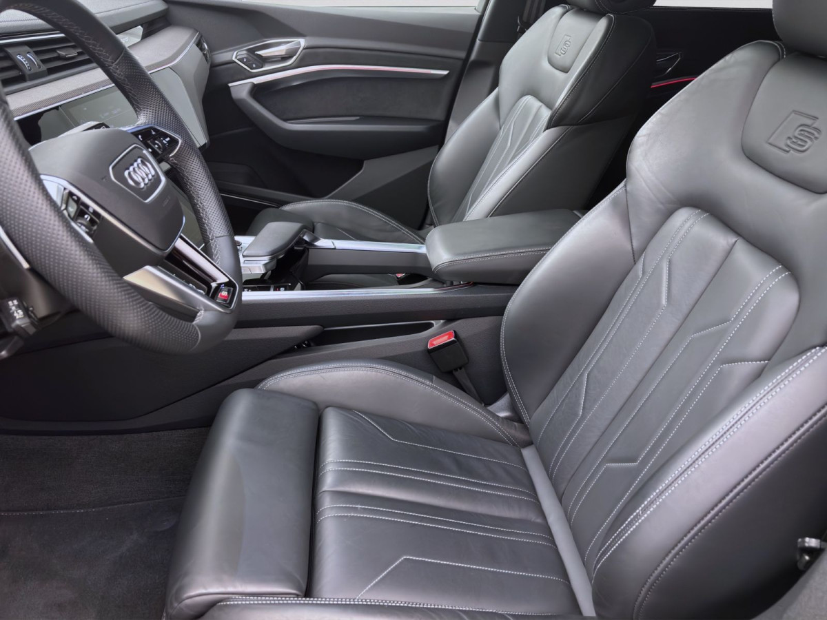 Thumb 8: Audi Q8 55 e-tron Q S LINE PANO AHK MATRIX NAVI B&O