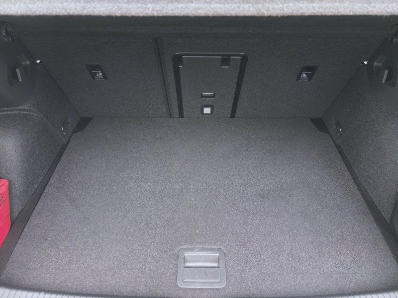 Bild 4: Volkswagen Golf 1.5 TSI LIFE NAVI HuD SITZHZG KAMERA