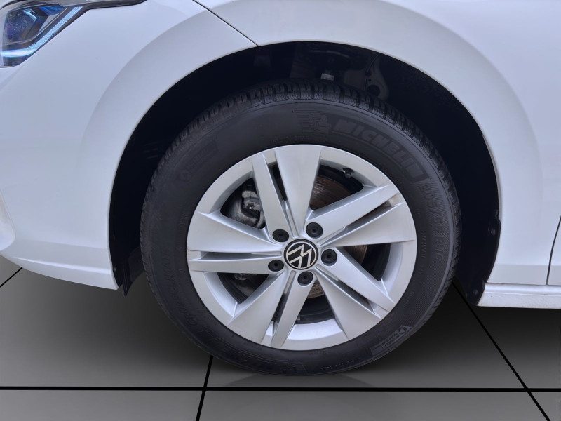 Bild 8: Volkswagen Golf 1.5 TSI LIFE NAVI HuD SITZHZG KAMERA