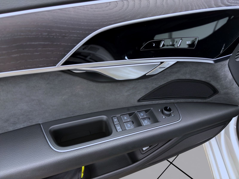 Bild 10: Audi A8 50 TDI Q STDHZG PANO HD-MATRIX NAVI HuD
