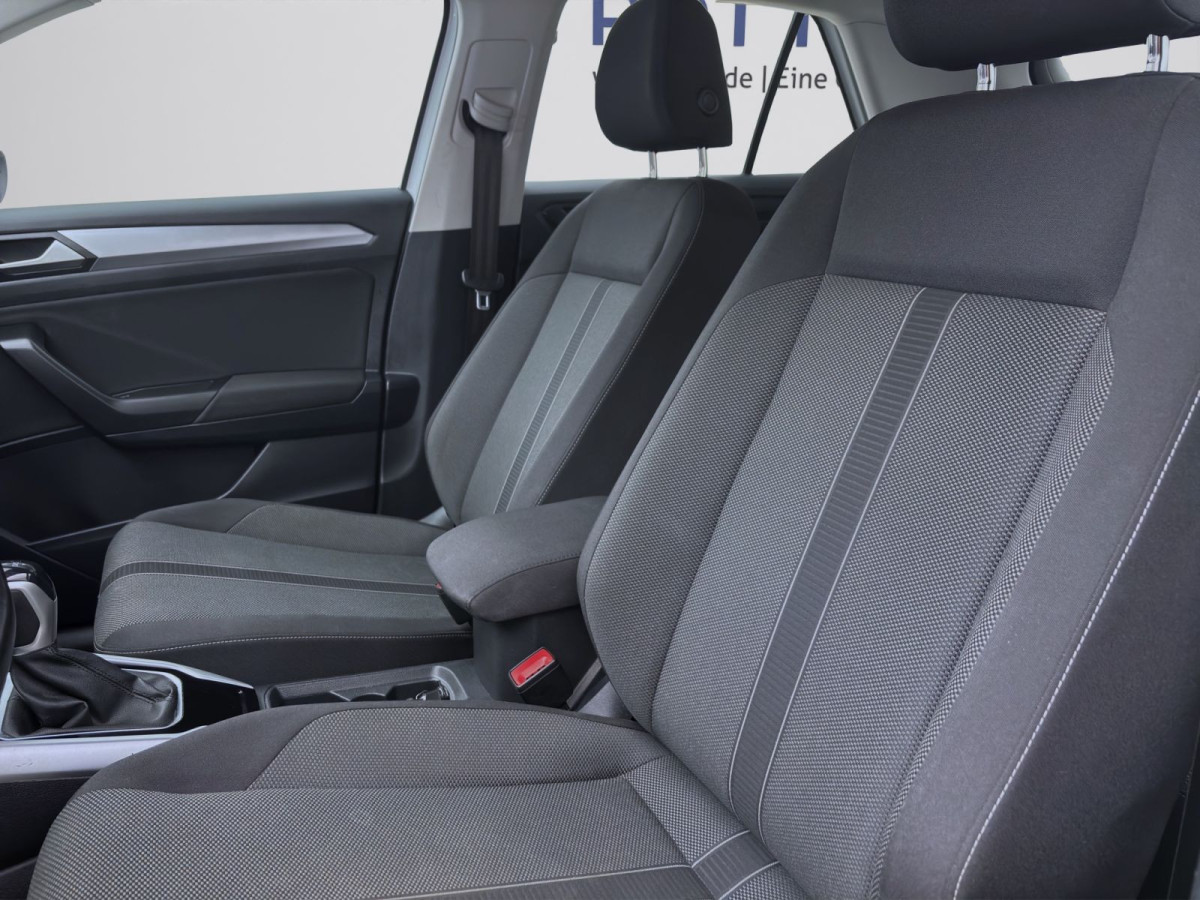 Thumb 9: Volkswagen T-Roc 1.5 TSI DSG LIFE STDHZG AHK NAVI SITZHZG