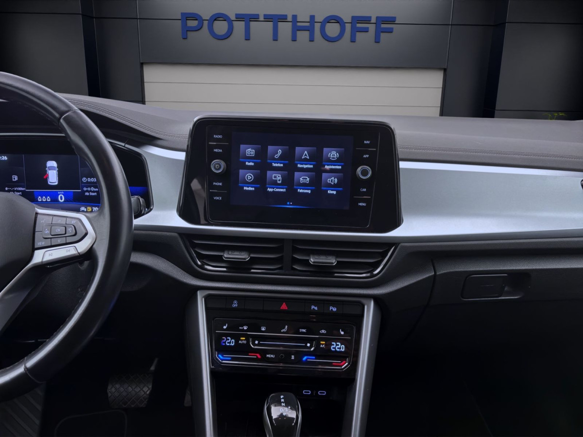 Thumb 14: Volkswagen T-Roc 1.5 TSI DSG LIFE STDHZG AHK NAVI SITZHZG
