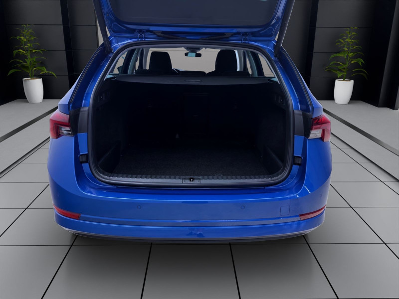 Bild 4: Škoda Octavia Combi 2.0 TDI DSG STYLE NAVI SITZHZG PDC LED