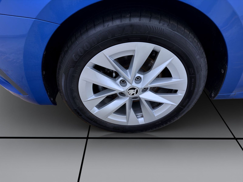 Bild 8: Škoda Octavia Combi 2.0 TDI DSG STYLE NAVI SITZHZG PDC LED
