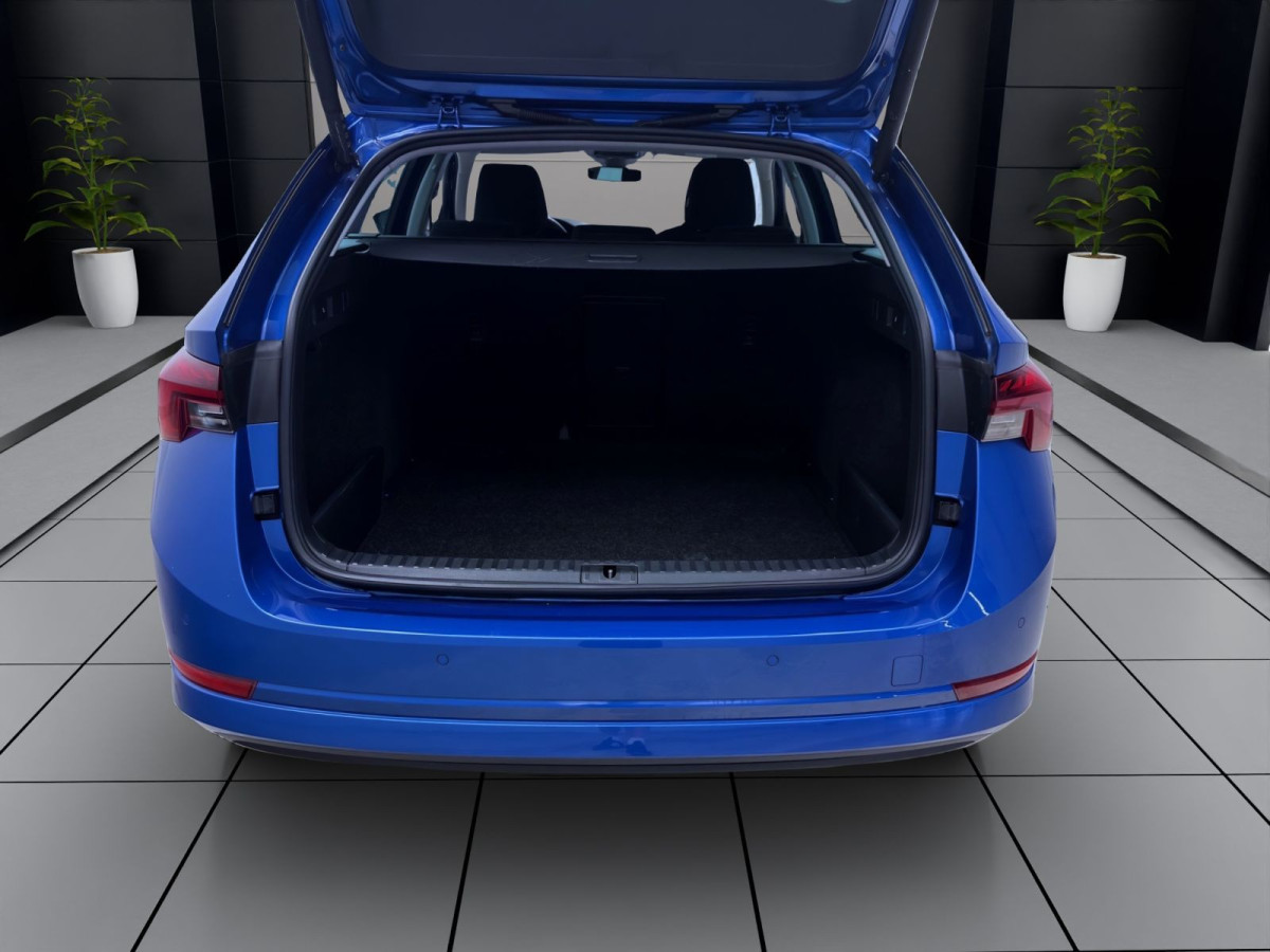 Thumb 4: Škoda Octavia Combi 2.0 TDI DSG STYLE NAVI SITZHZG PDC LED