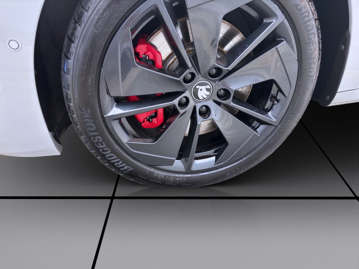 Thumb 8: Škoda Octavia Combi 2.0 TSI DSG RS STDHZG NAVI CANTON HuD