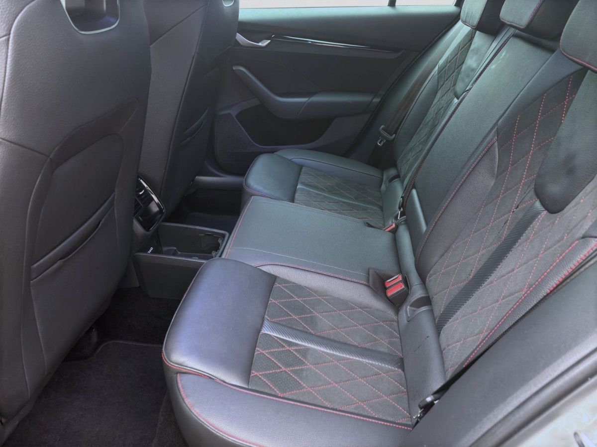 Thumb 15: Škoda Octavia Combi 2.0 TSI DSG RS STDHZG NAVI CANTON HuD
