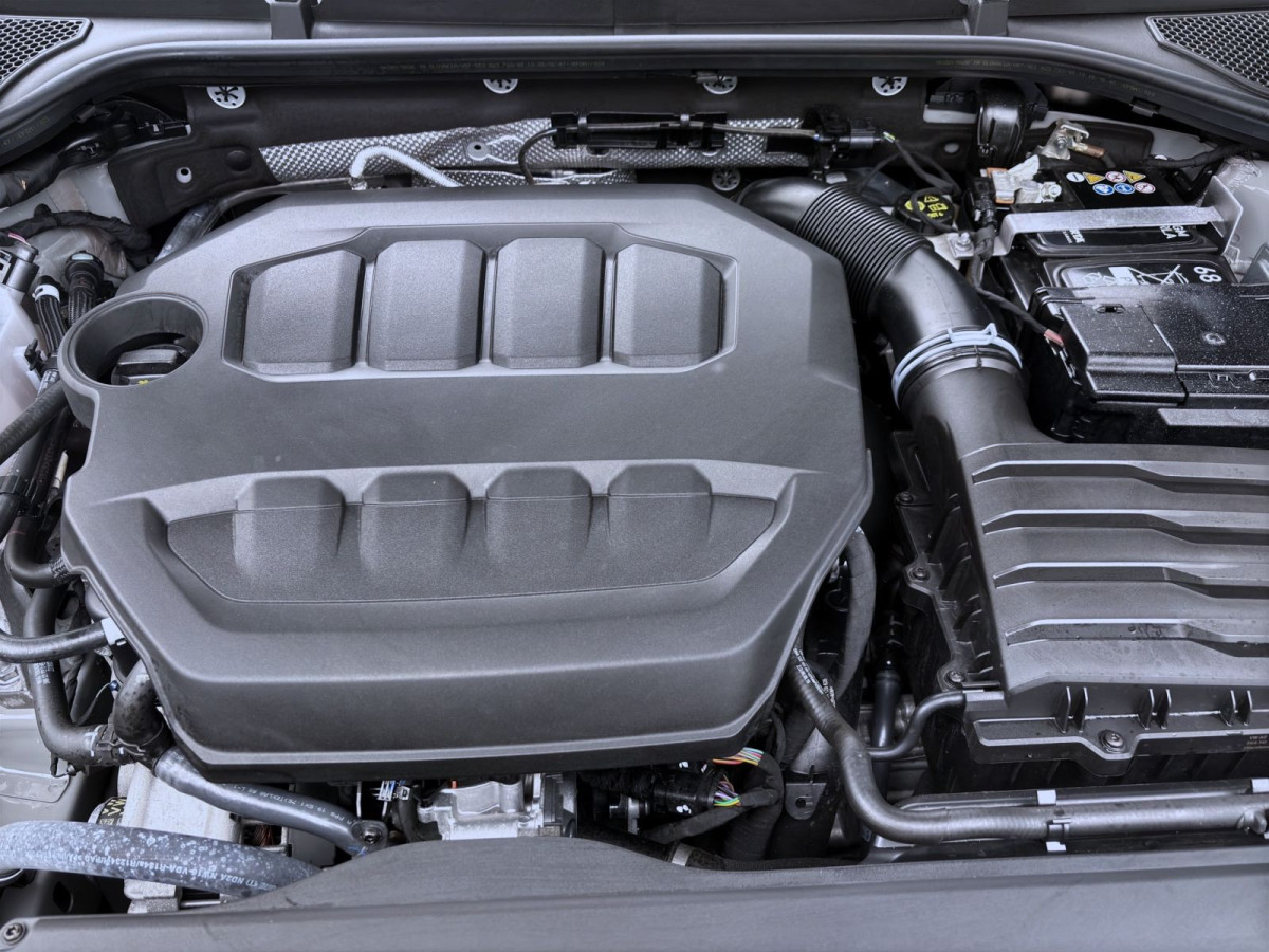 Thumb 18: Škoda Octavia Combi 2.0 TSI DSG RS STDHZG NAVI CANTON HuD
