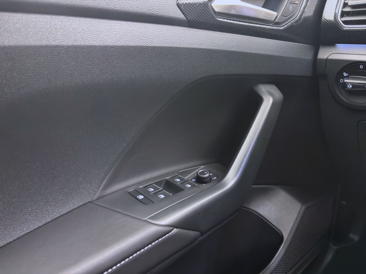 Thumb 10: Volkswagen T-Cross 1.0 TSI R-LINE AHK IQ.LIGHT PDC SITZHZG