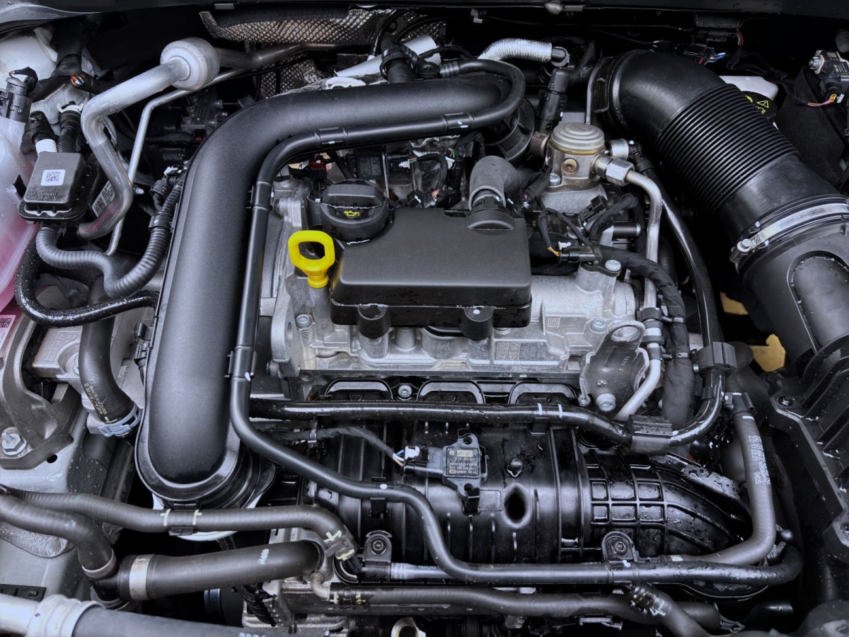 Thumb 18: Volkswagen T-Cross 1.0 TSI R-LINE AHK IQ.LIGHT PDC SITZHZG