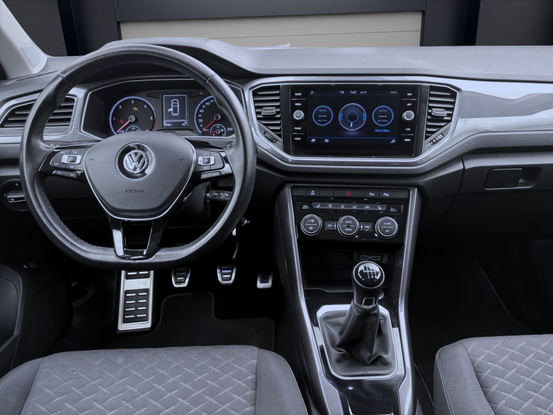 Bild 13: Volkswagen T-Roc 1.6 TDI IQ.DRIVE NAVI LED PDC SITZHZG