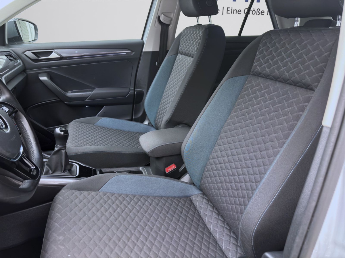 Thumb 9: Volkswagen T-Roc 1.6 TDI IQ.DRIVE NAVI LED PDC SITZHZG