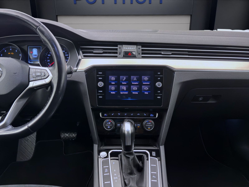 Bild 14: Volkswagen Passat Variant 1.5 TSI DSG ELEGANCE AHK IQ.LIGHT NAVI SITZHZG