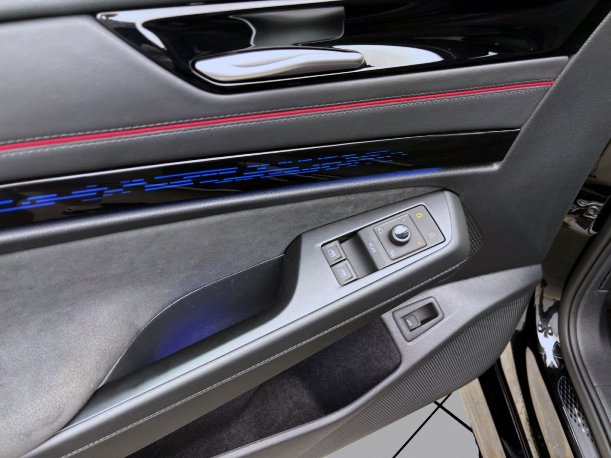 Thumb 10: Volkswagen ID.7 4M GTX AHK NAVI IQ.LIGHT DCC HuD