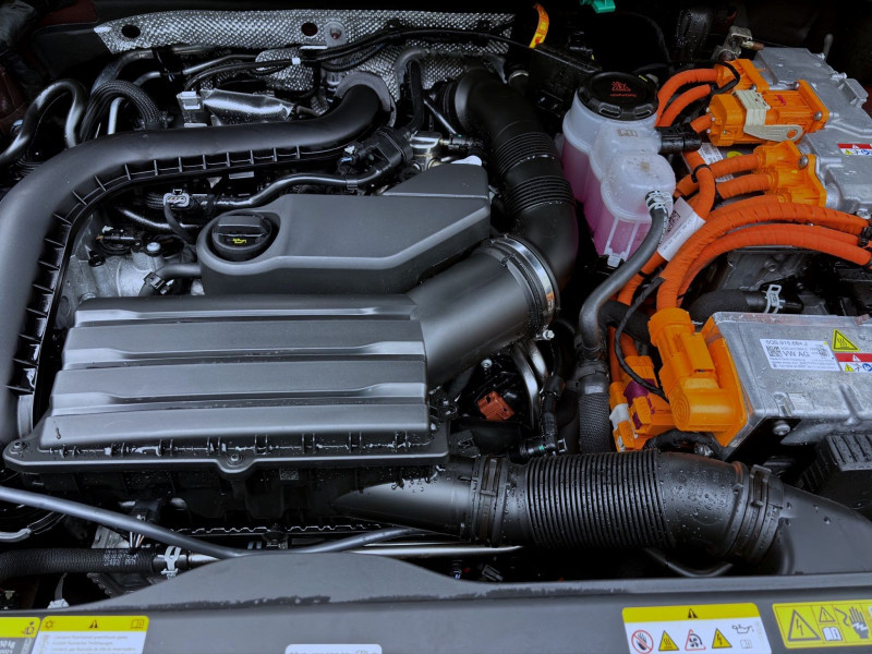 Bild 18: Volkswagen Tiguan 1.5 TSI eHybrid R-LINE NAVI LEDER AHK PANO