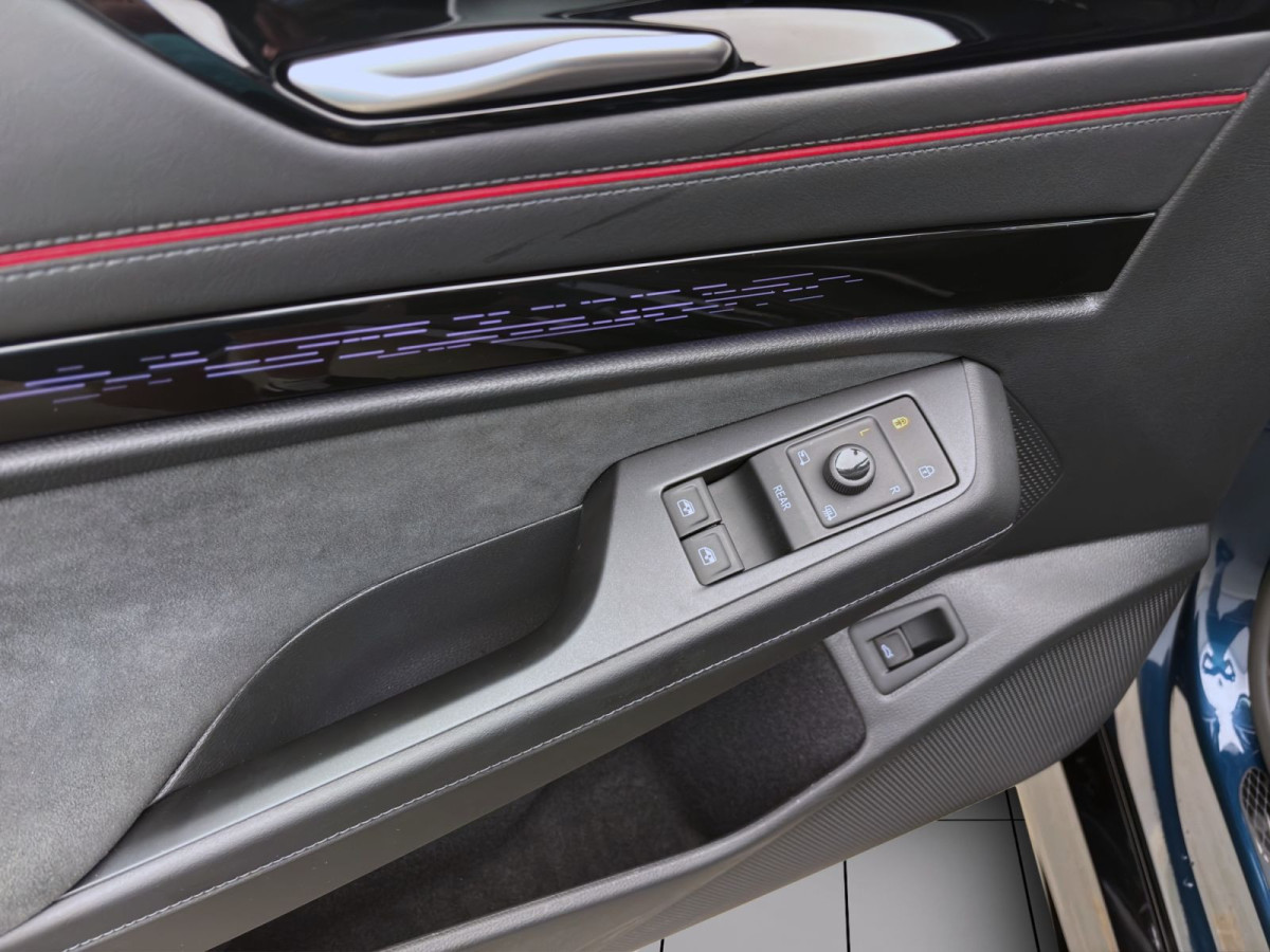 Thumb 10: Volkswagen ID.7 Tourer 4M GTX KAMERA NAVI AHK KLIMA HuD
