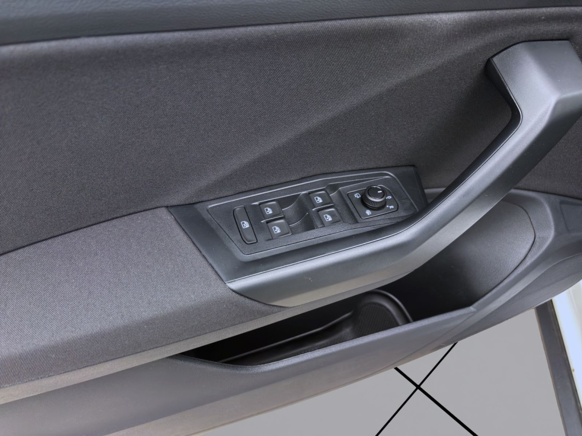 Thumb 10: Volkswagen T-Roc 1.0 TSI LIFE NAVI KLIMA PDC SHZG