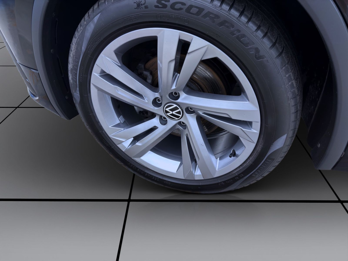 Thumb 8: Volkswagen Tiguan 2.0 TDI DSG R-LINE AHK NAVI KAMERA PDC