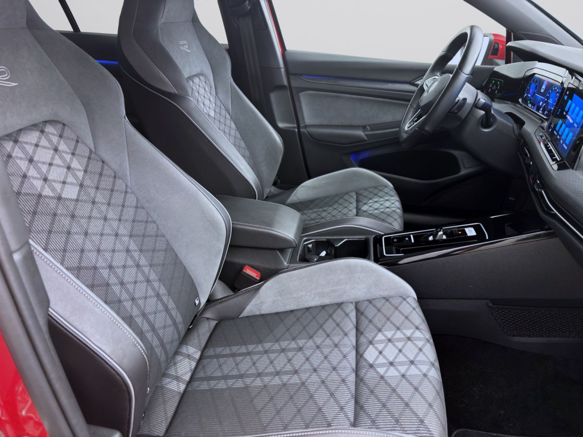Thumb 16: Volkswagen Golf 2.0 TDI DSG R-LINE NAVI PDC SITZHZG LED+