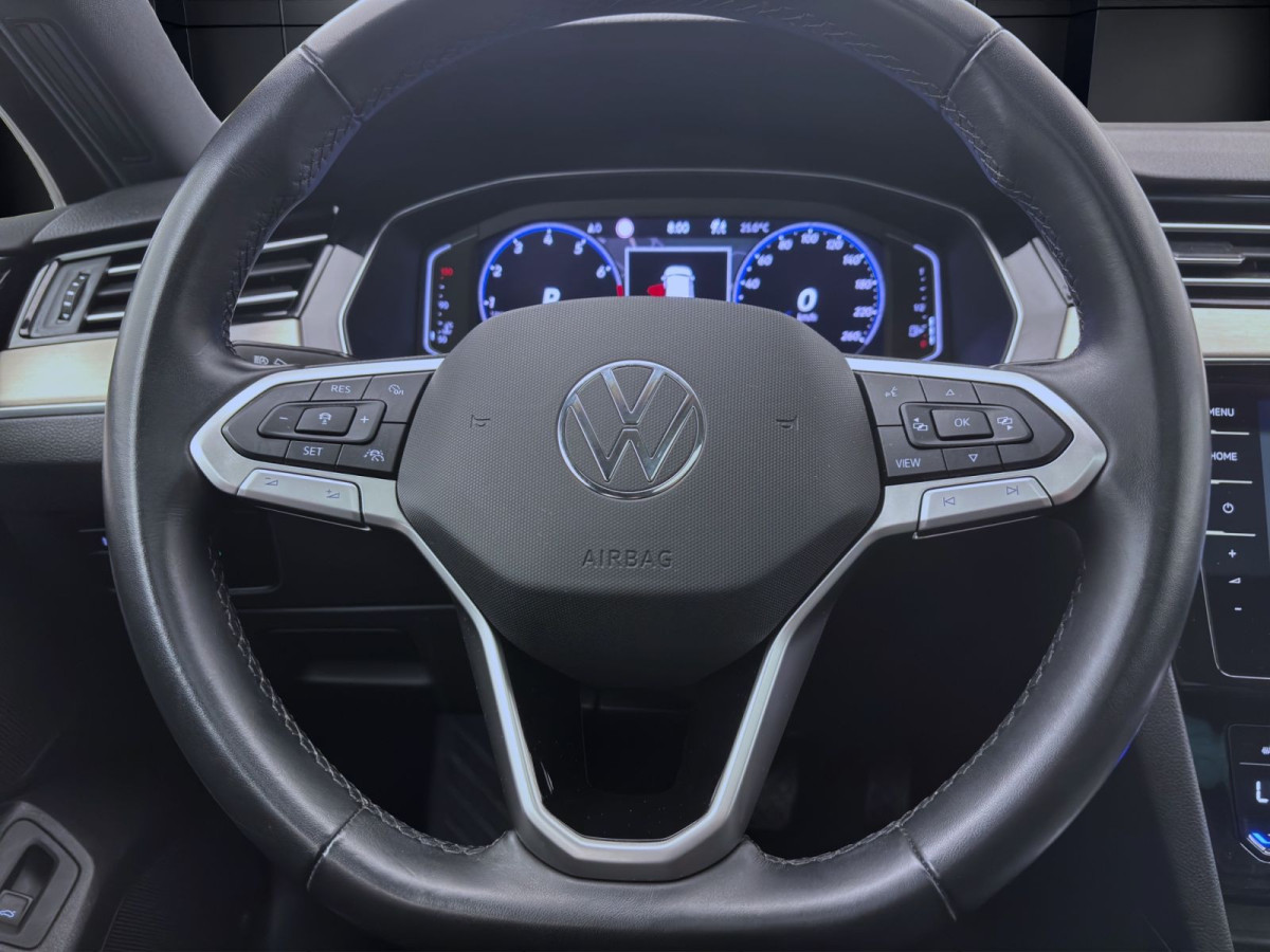 Thumb 12: Volkswagen Passat Variant 2.0 TSI DSG ELEGANCE STDHZG PANO NAVI IQ.LIGHT
