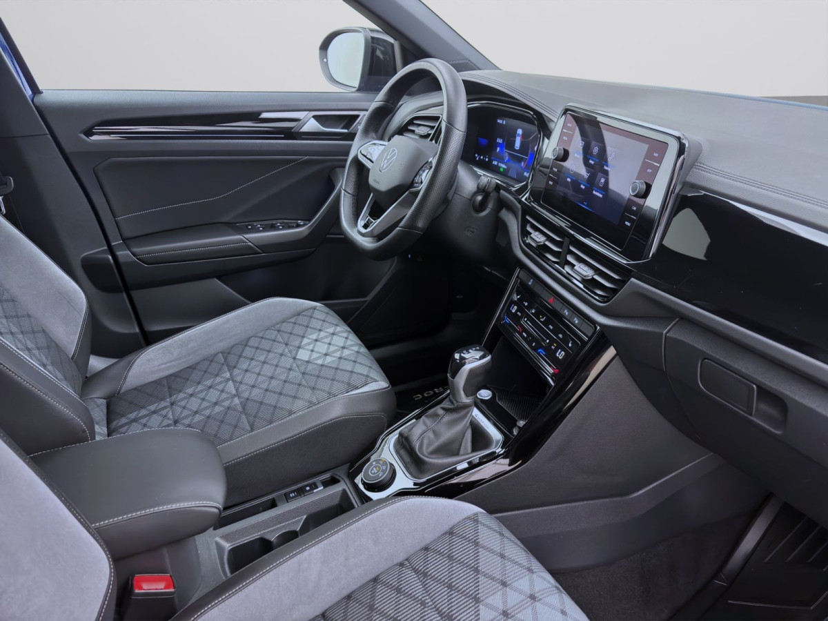 Thumb 17: Volkswagen T-Roc 2.0 TSI DSG 4M R-LINE STDHZG AHK NAVI IQ.LIGHT