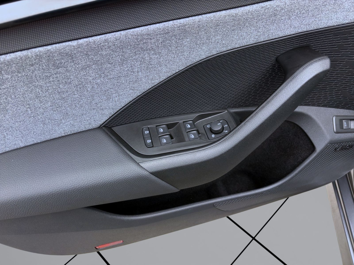 Thumb 10: Škoda Octavia Combi 2.0 TDI DSG TOUR NAVI PANO KLIMA SHZG