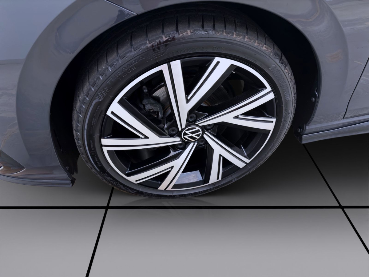 Thumb 8: Volkswagen Golf 1.5 TSI R-LINE PDC LED KLIMA DAB+