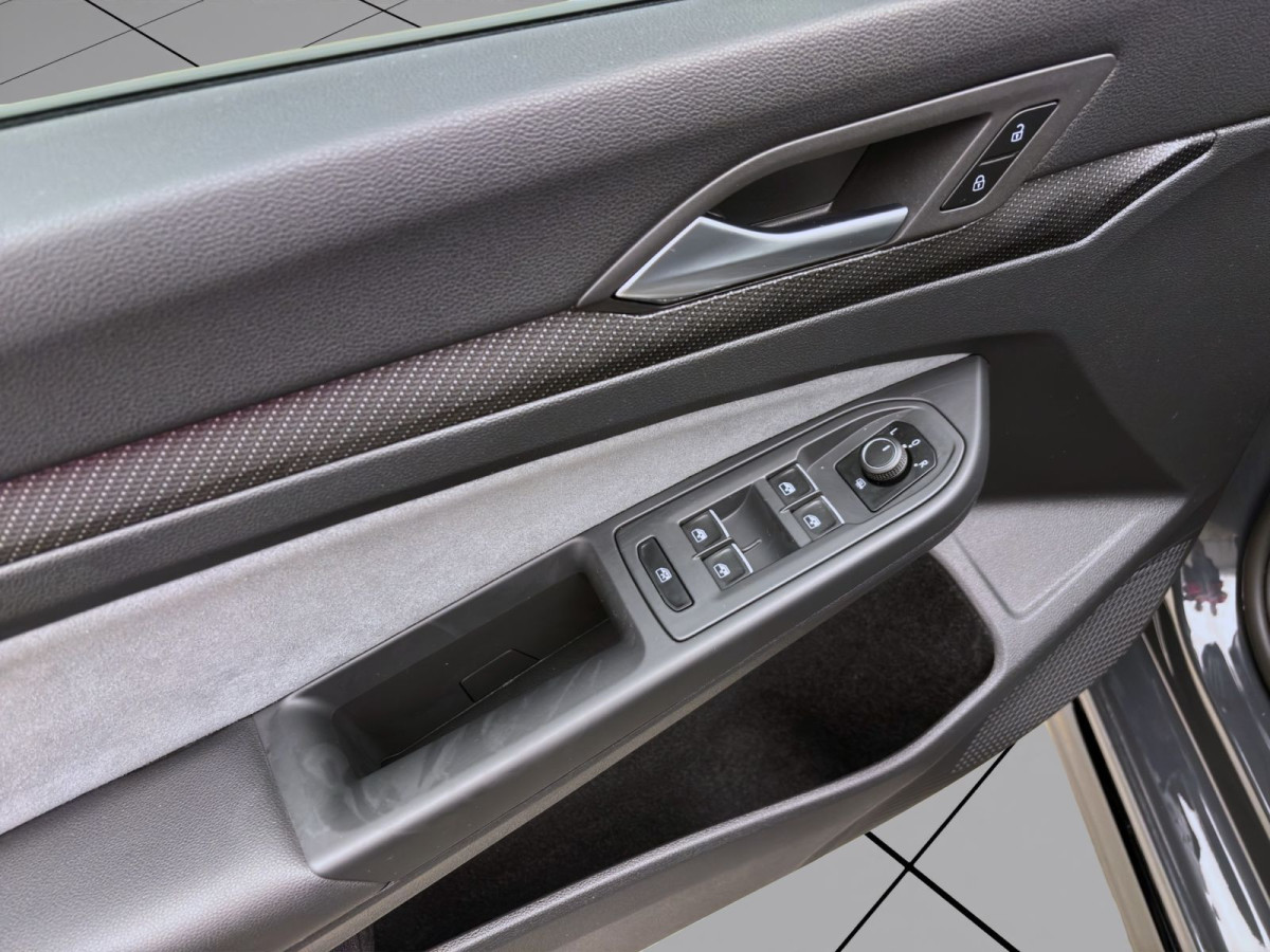 Thumb 10: Volkswagen Golf 1.5 TSI R-LINE PDC LED KLIMA DAB+