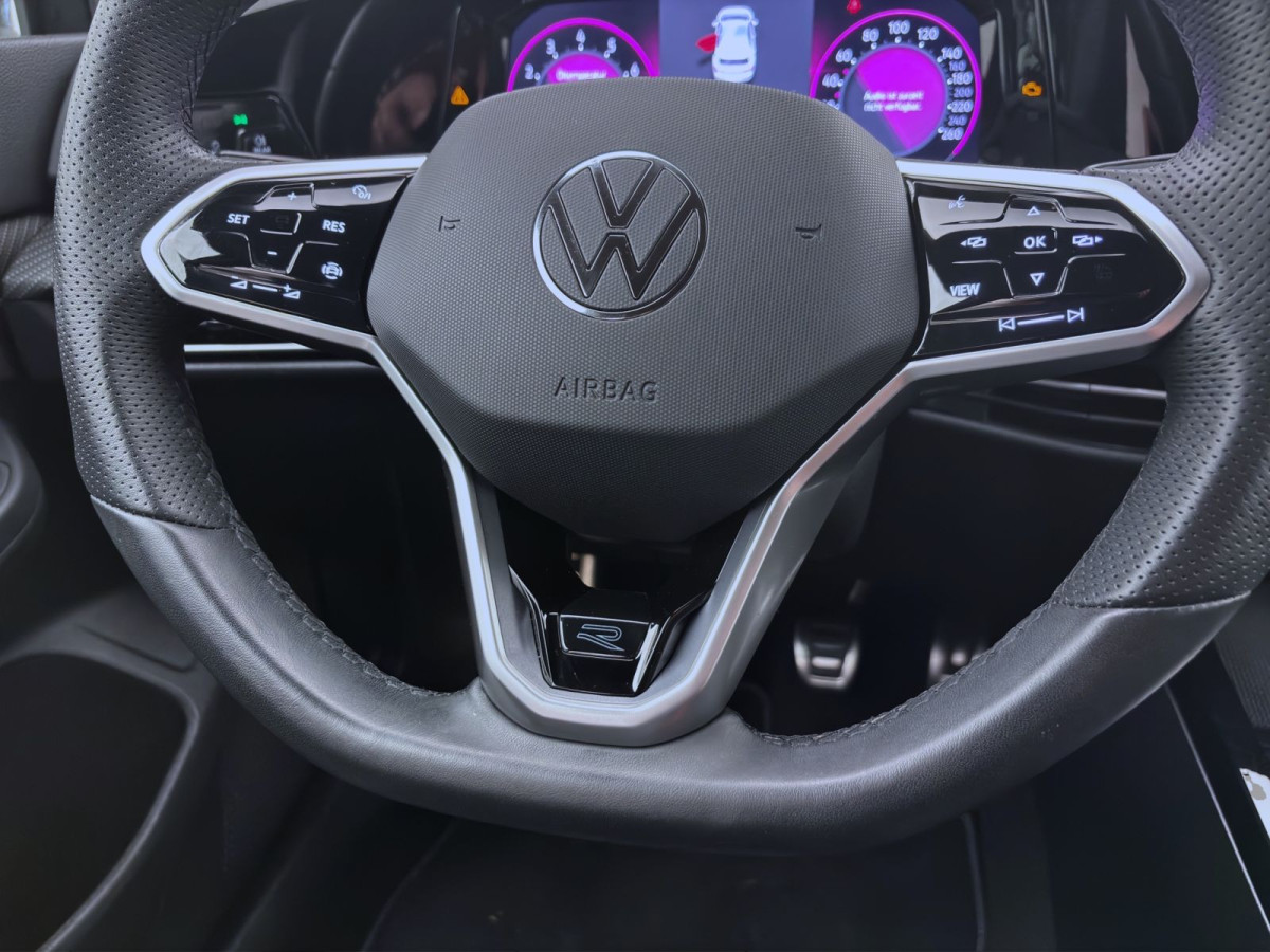 Thumb 12: Volkswagen Golf 1.5 TSI R-LINE PDC LED KLIMA DAB+