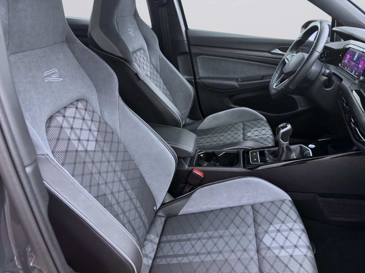 Thumb 16: Volkswagen Golf 1.5 TSI R-LINE PDC LED KLIMA DAB+