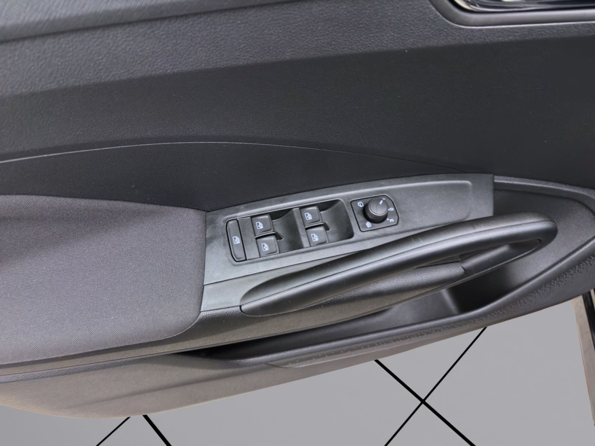 Thumb 10: Škoda Fabia 1.5 TSI DSG TOUR NAVI PDC SITZHZG LED