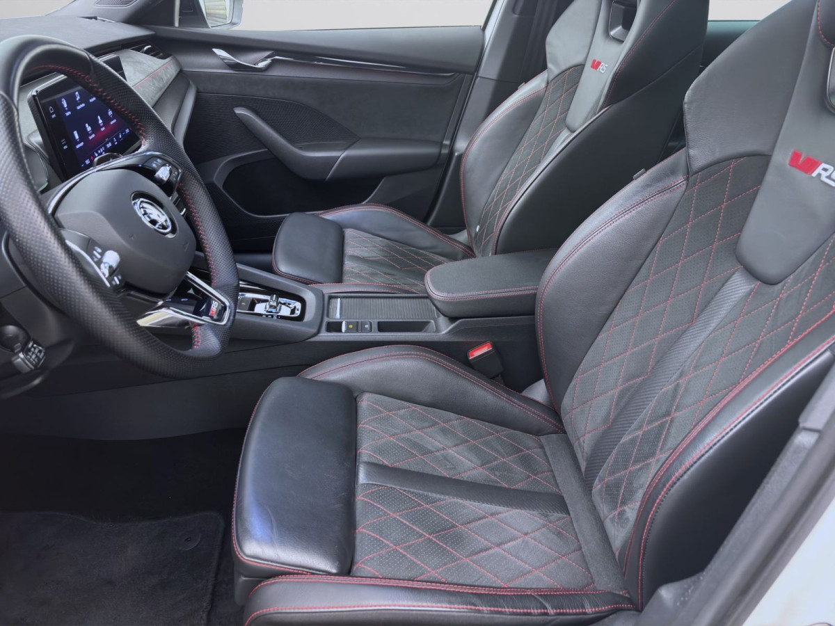 Thumb 9: Škoda Octavia Combi 2.0 TDI DSG RS NAVI AHK PANO KLIMA