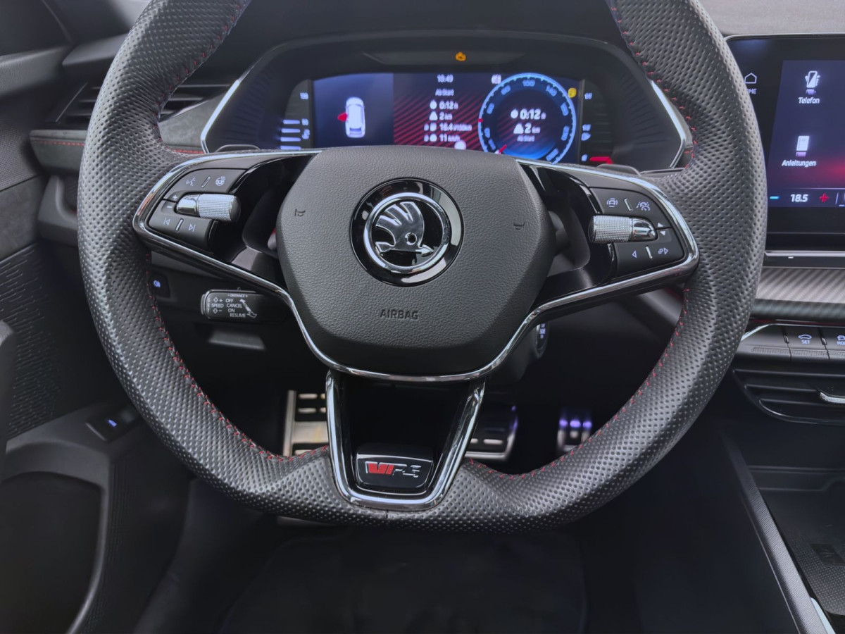 Thumb 12: Škoda Octavia Combi 2.0 TDI DSG RS NAVI AHK PANO KLIMA