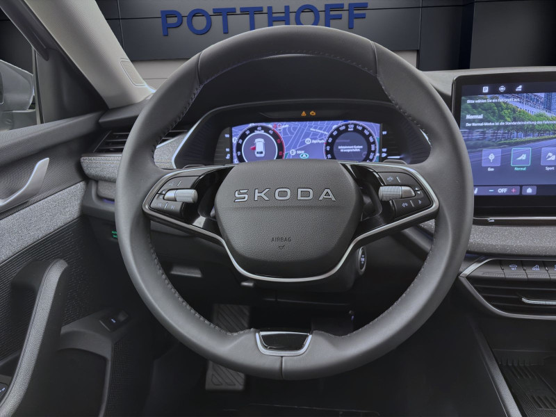 Bild 11: Škoda Octavia Combi 2.0 TDI DSG SELECTION NAVI AHK SHZG PDC