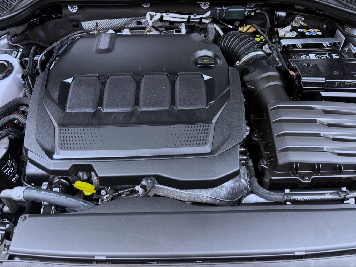 Thumb 17: Škoda Octavia Combi 2.0 TDI DSG SELECTION NAVI AHK SHZG PDC