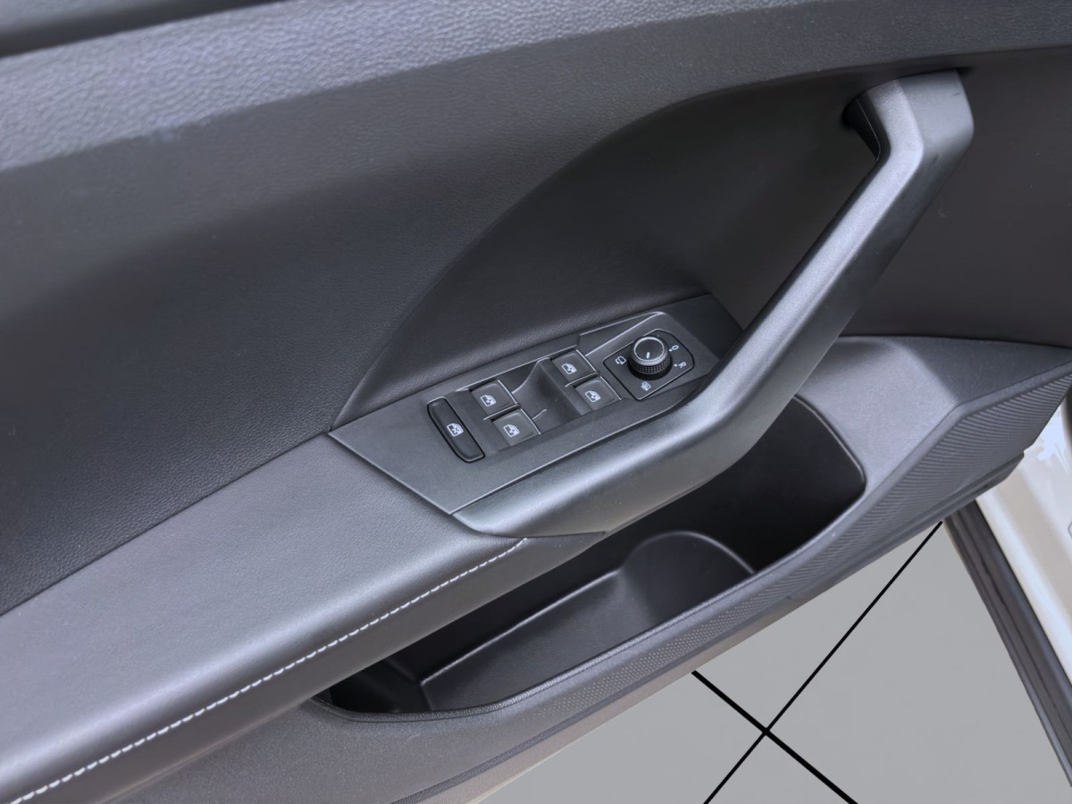 Thumb 10: Volkswagen T-Cross 1.0 TSI R-LINE IQ.LIGHT KAMERA PDC SITZHZG