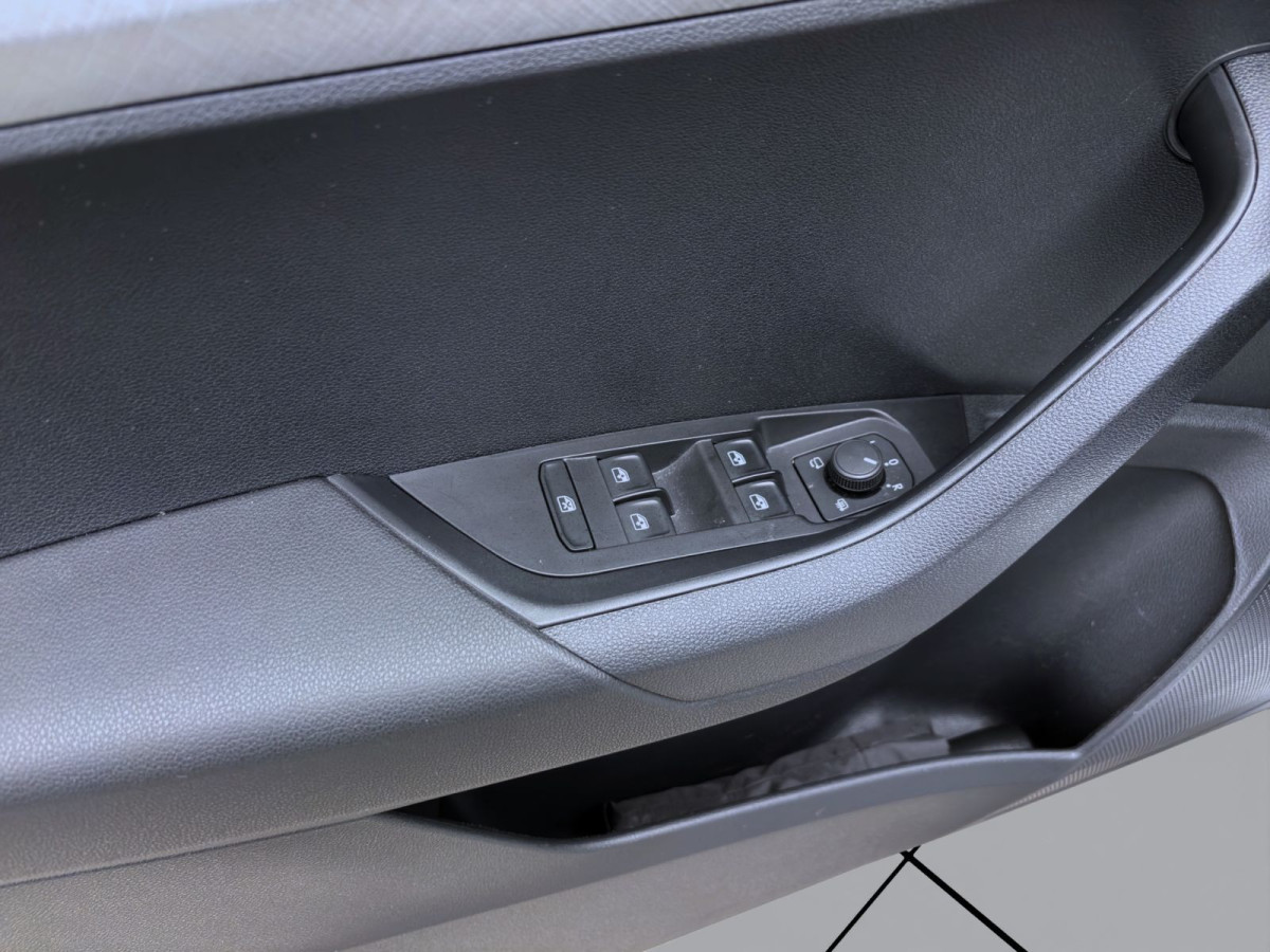 Thumb 9: Škoda Karoq 1.5 TSI SELECTION KAMERA PDC SITZHZG LED