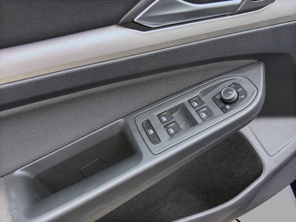 Thumb 9: Volkswagen Golf Variant 1.5 eTSI DSG LIFE NAVI SITZHZG KAMERA PDC