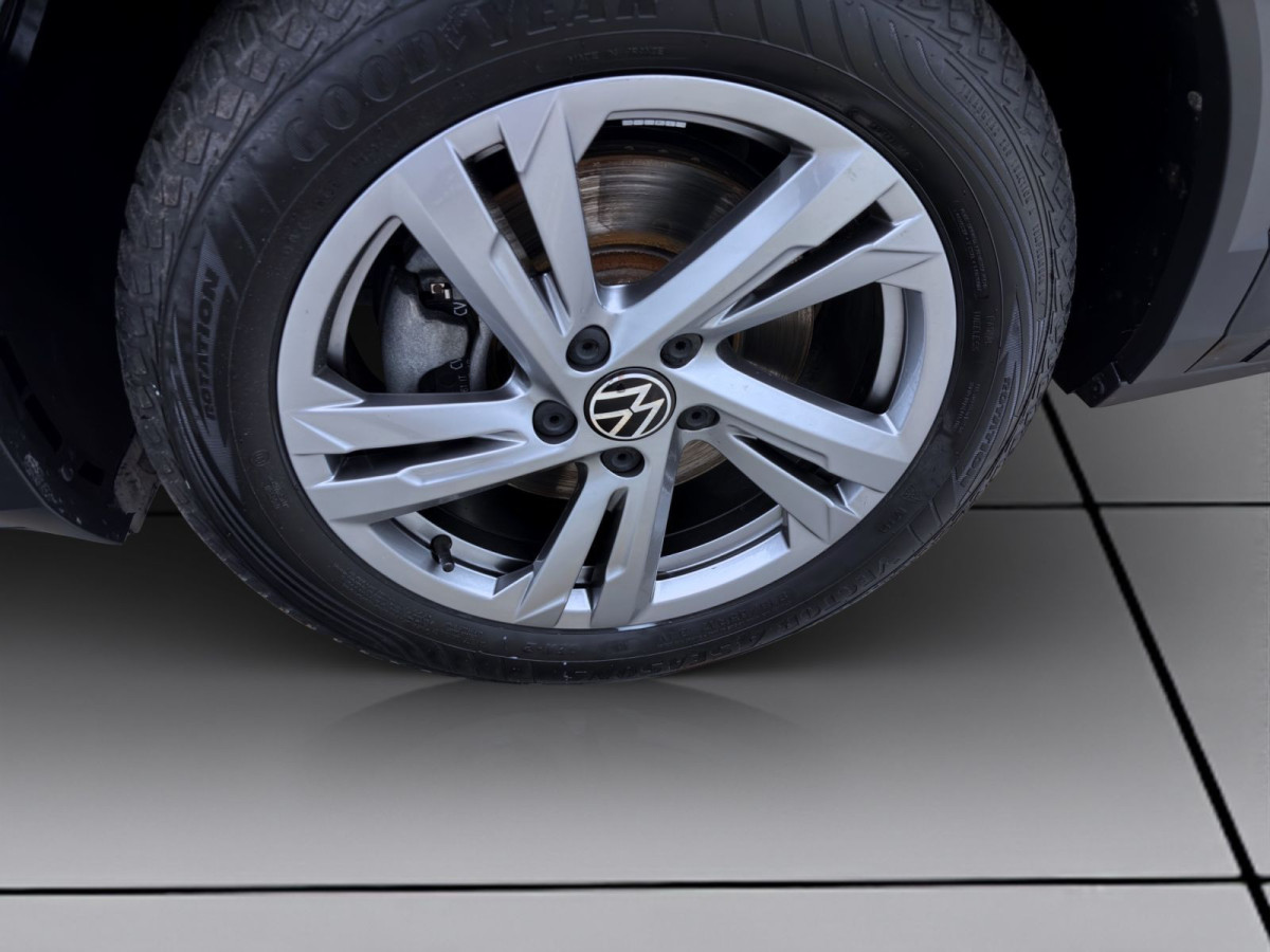 Thumb 8: Volkswagen T-Roc 2.0 TDI DSG R-LINE AHK NAVI KAMERA SITZHZG