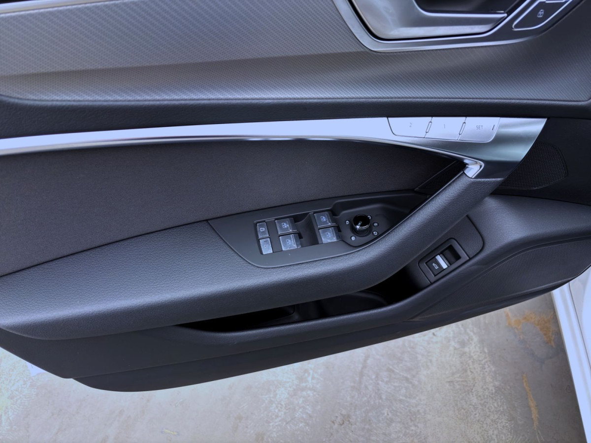 Thumb 10: Audi A6 Avant 40 TDI Q S LINE STDHZG NAVI+ AHK KAMERA