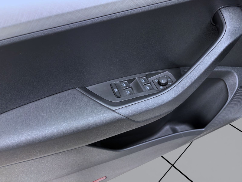 Bild 9: Škoda Karoq 1.5 TSI SELECTION PDC KLIMA LED LM17
