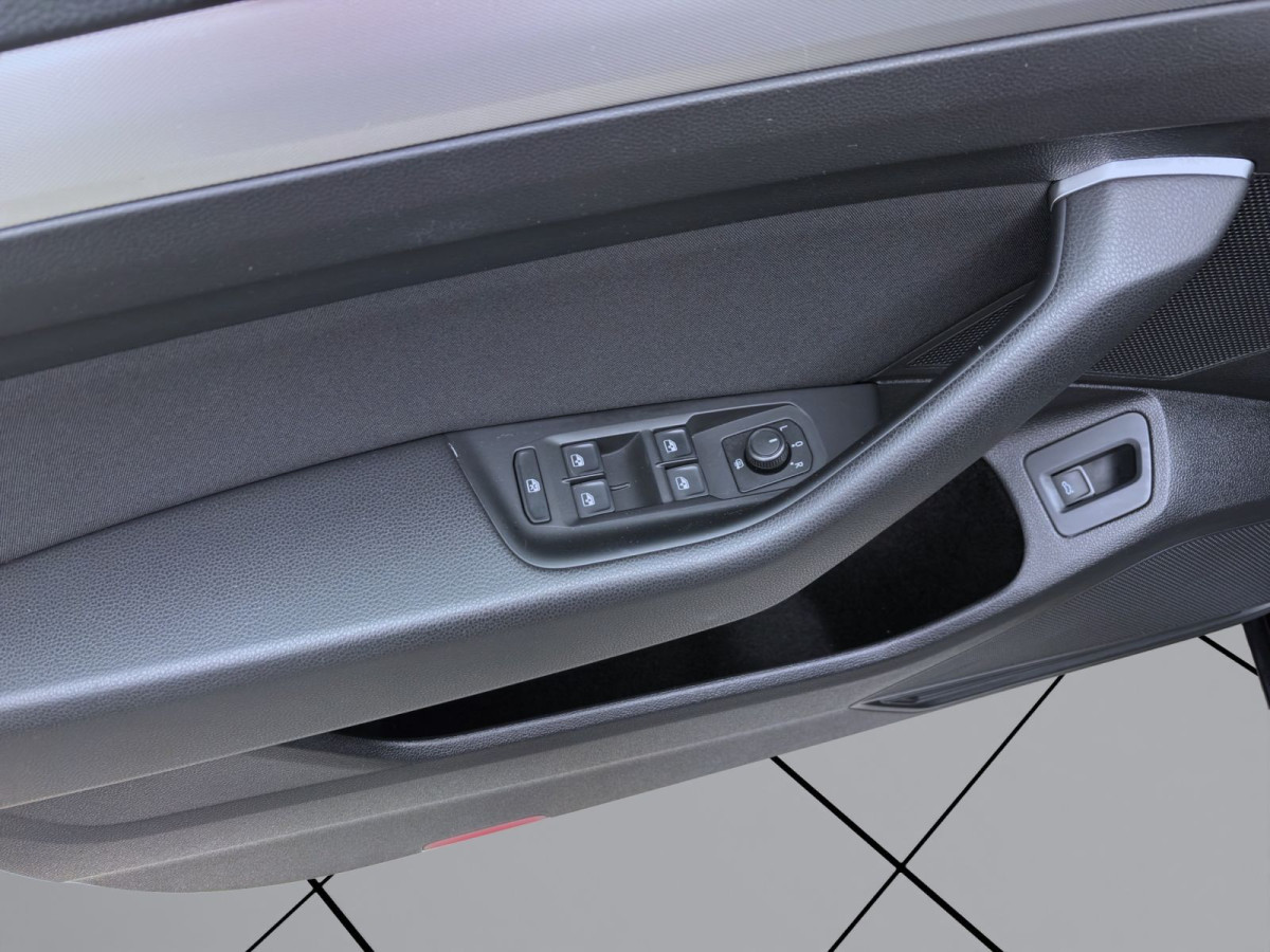Thumb 10: Volkswagen Passat Variant 1.5 TSI COMFORTLINE NAVI SITZHZG KLIMA PDC