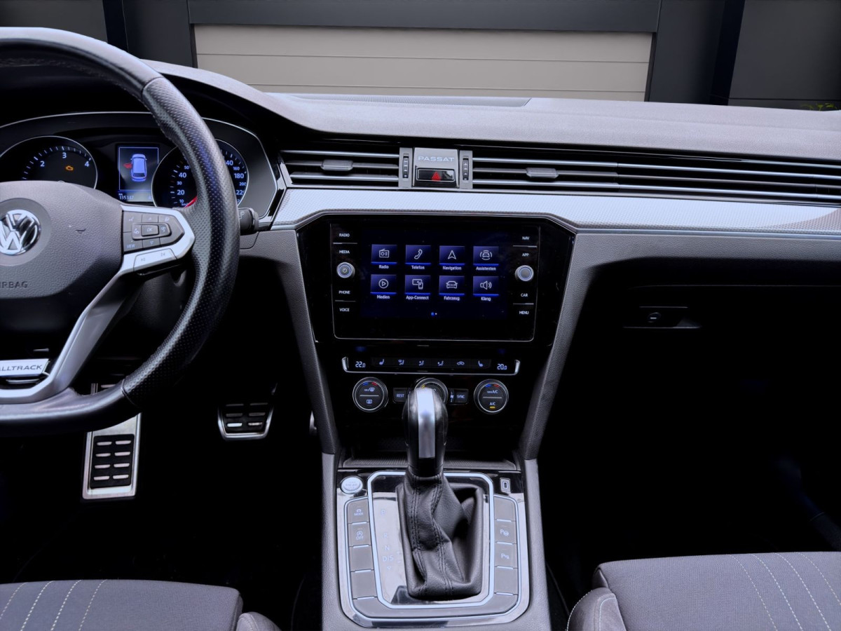 Thumb 14: Volkswagen Passat Variant 2.0 TDI DSG 4M ALLTRACK AHK NAVI KAMERA SITZHZG