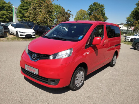 Automodell: NV200 in der Farbe rot